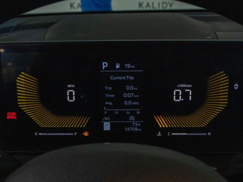 Used 2025 Kia Sorento LX FWD image 14