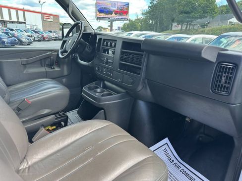 Used 2021 Chevrolet Express 3500 LS RWD image 38
