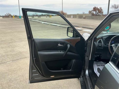 Used 2017 INFINITI QX80 4WD w/ Driver Assistance Package image 24