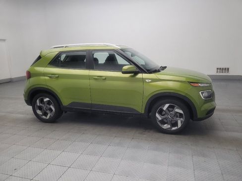 Used 2021 Hyundai Venue SEL image 11