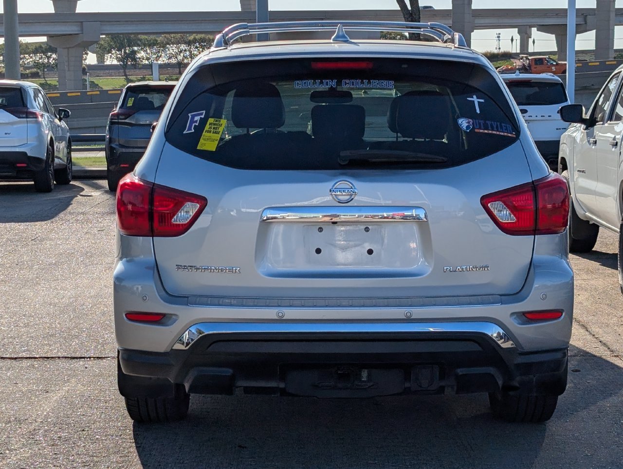 Used 2020 Nissan Pathfinder Platinum w/ Cargo Package FWD image 5