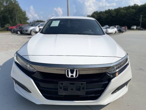 Used 2019 Honda Accord Sport image 2