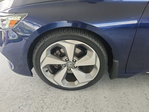 Used 2019 Honda Accord Touring image 24