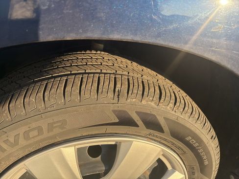 Used 2011 Toyota Matrix image 7