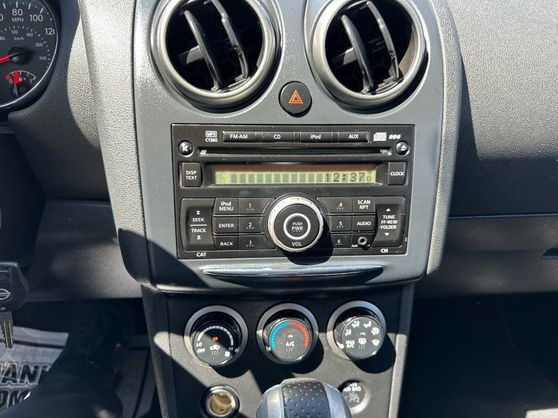 Used 2013 Nissan Rogue S AWD/4WD image 23