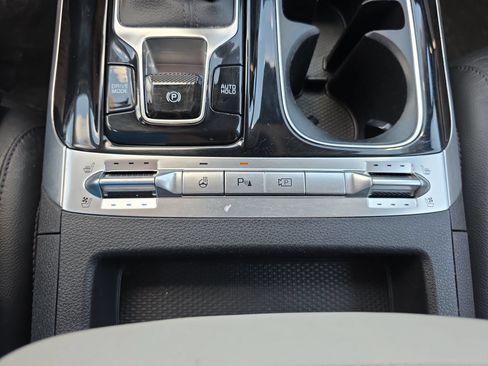 Used 2022 Kia Carnival SX Prestige FWD image 27