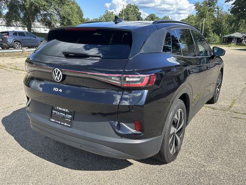 Used 2024 Volkswagen ID.4 2WD image 3