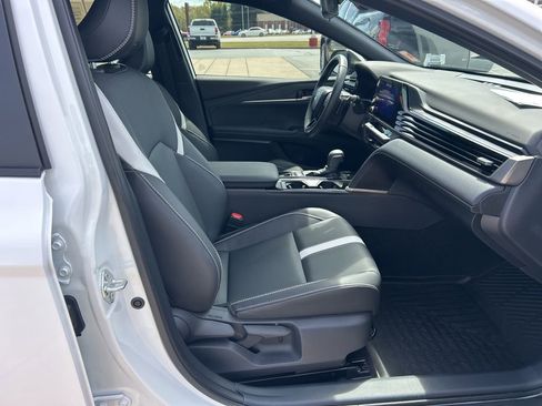 Used 2025 Toyota Camry SE image 18