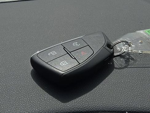 Used 2025 Chevrolet Equinox LT FWD image 16