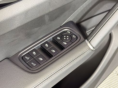 Certified 2022 Porsche Cayenne Platinum Edition AWD/4WD image 22