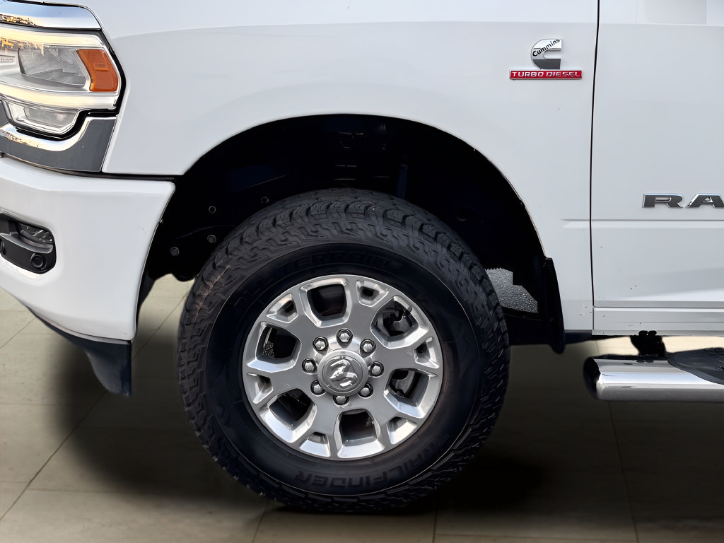 Used 2024 RAM 2500 Laramie AWD/4WD image 35