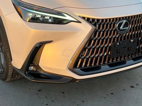 Used 2025 Lexus NX 450h+ AWD w/ Luxury Package image 7