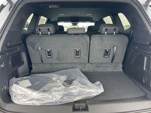 New 2026 GMC Acadia Elevation FWD image 28