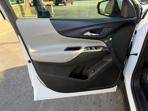 Used 2018 Chevrolet Equinox LT image 13