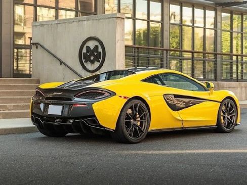 Used 2018 McLaren 570S Coupe RWD image 4
