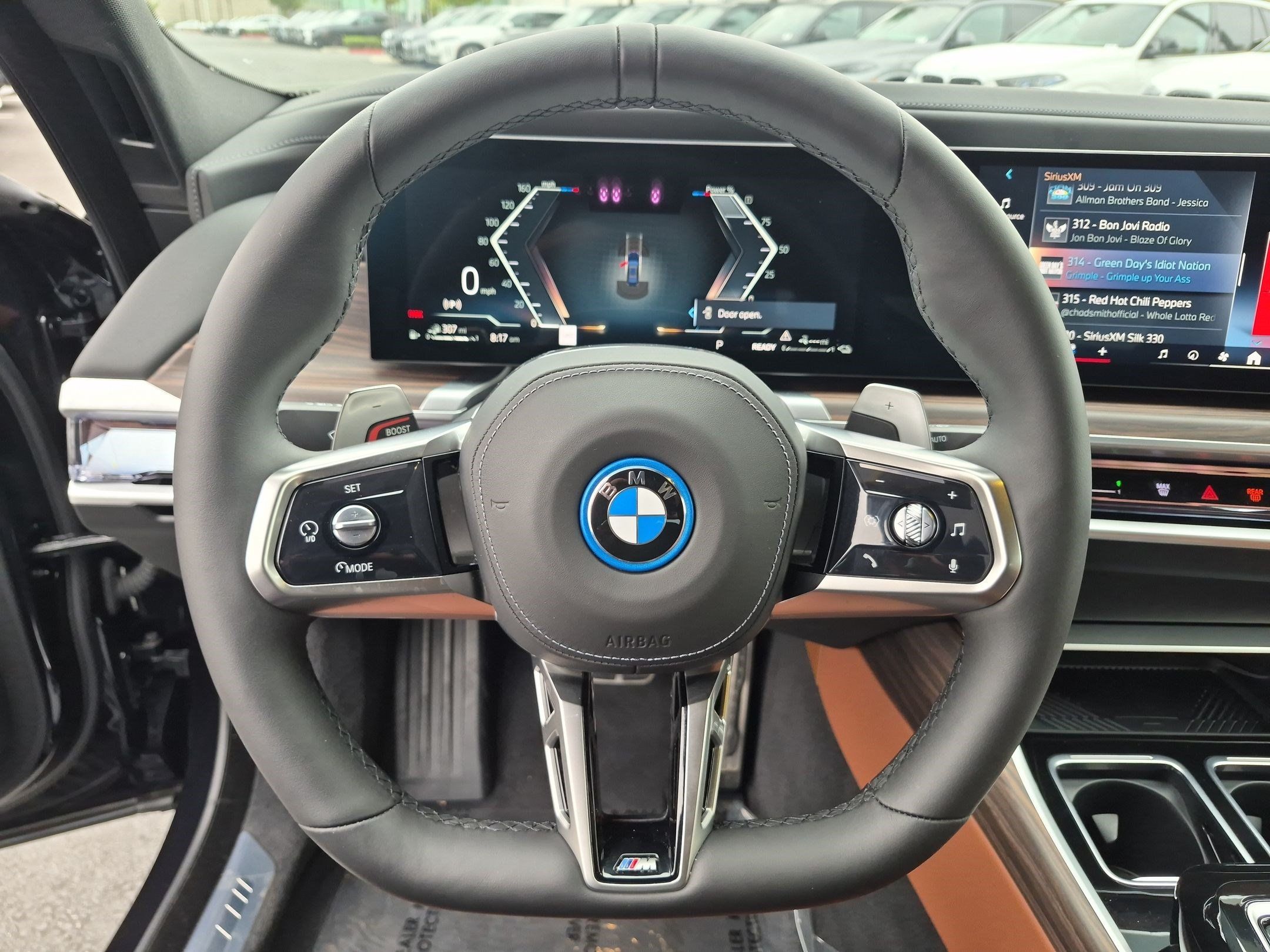 Used 2026 BMW 750e xDrive AWD/4WD image 18