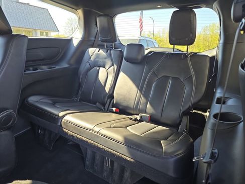 Used 2024 Chrysler Pacifica Limited FWD image 26