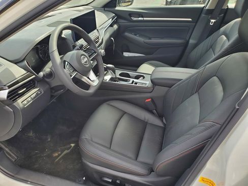 New 2026 Nissan Altima 2.5 SR FWD image 13