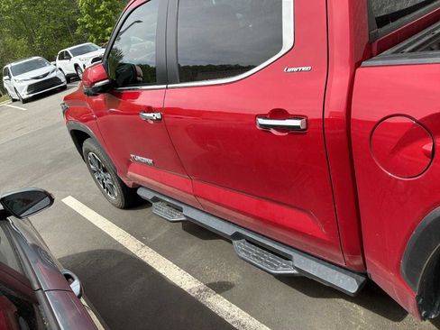 Used 2025 Toyota Tundra Limited AWD/4WD image 44