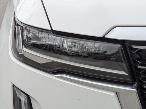 Certified 2023 Cadillac Escalade Premium Luxury image 10