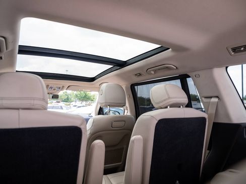 Used 2020 Mercedes-Benz GLS 580 4MATIC image 23