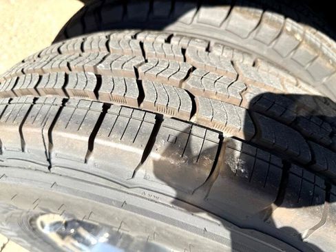 Used 2005 GMC Sierra 3500 SLT w/ Heavy-Duty Power Package image 54