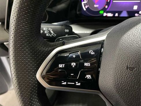 Used 2022 Volkswagen GTI SE image 14