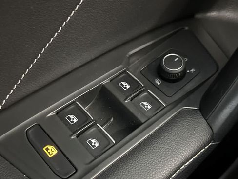 Certified 2023 Volkswagen Tiguan SE FWD image 17