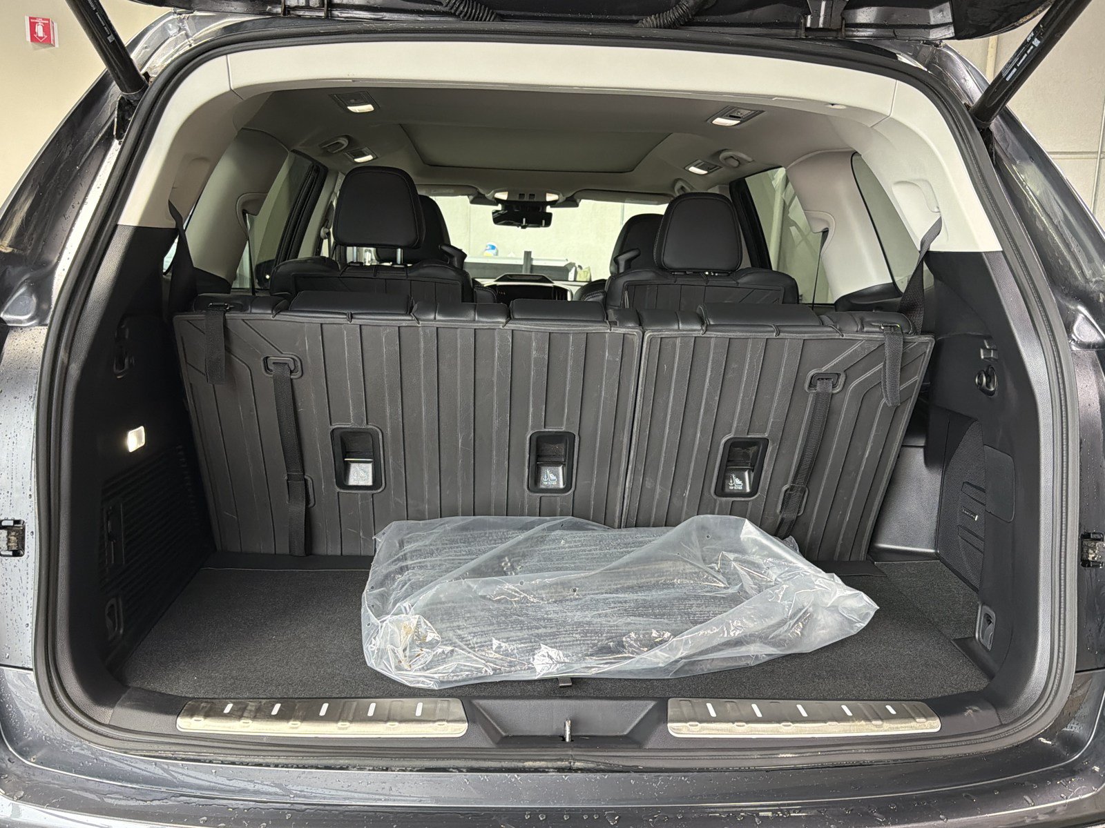 Certified 2025 Subaru Ascent Touring AWD/4WD image 18