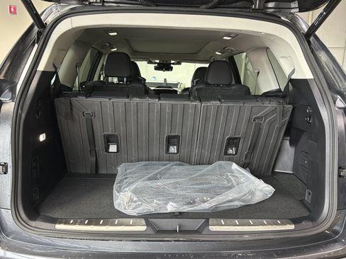 Certified 2025 Subaru Ascent Touring AWD/4WD image 18