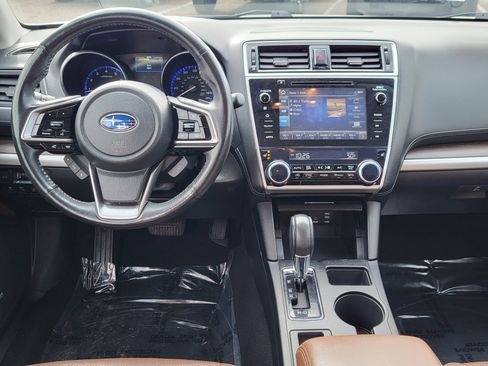 Used 2018 Subaru Outback 2.5i Touring image 19