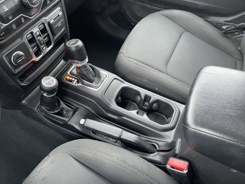 Used 2023 Jeep Gladiator Sport image 20