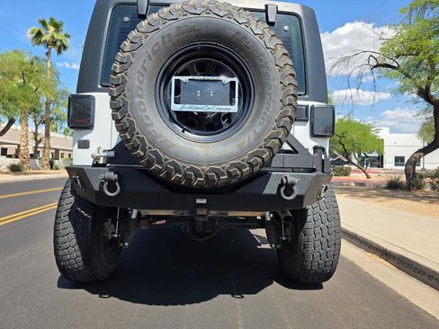 Used 2015 Jeep Wrangler Unlimited Sport w/ Connectivity Group AWD/4WD image 29