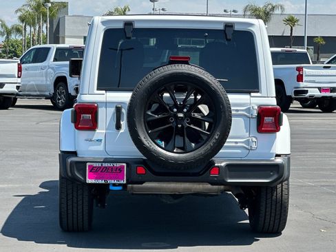 Used 2022 Jeep Wrangler Unlimited Sahara w/ Safety Group AWD/4WD image 6