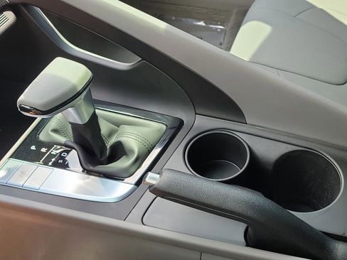 Certified 2024 Hyundai Elantra SEL FWD image 38