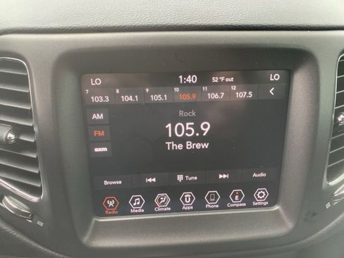 Used 2020 Jeep Compass Trailhawk image 20