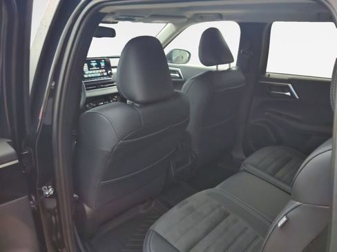 Used 2025 Mitsubishi Outlander SE image 25