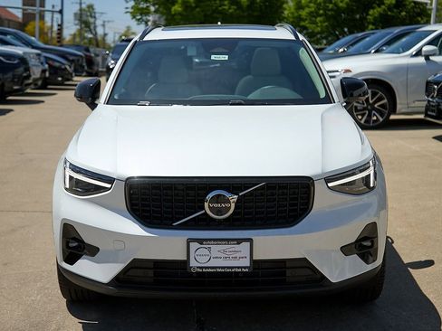 New 2025 Volvo XC40 B5 Plus w/ Protection Package Premier image 5