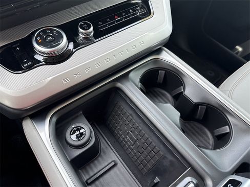 New 2025 Ford Expedition Active image 20