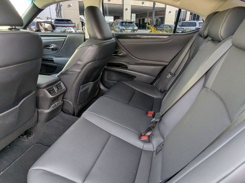 Used 2024 Lexus ES 350 w/ Accessory Package (Z1) FWD image 18