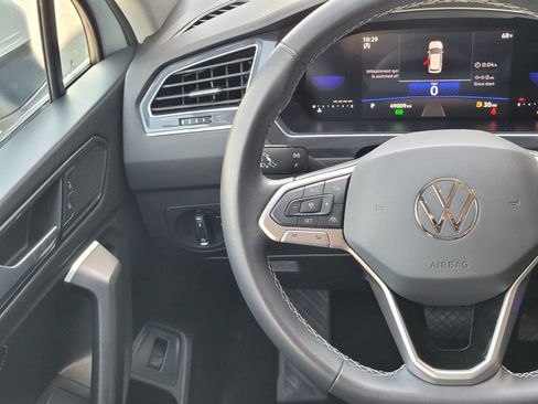 Used 2024 Volkswagen Tiguan SE FWD image 15