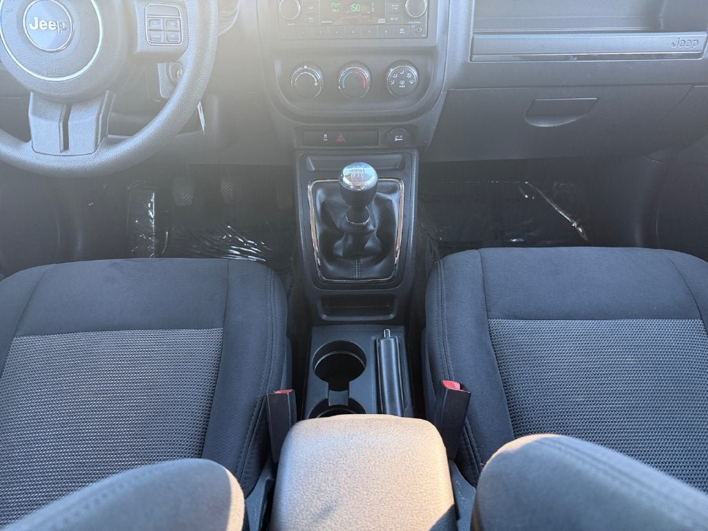 Used 2016 Jeep Patriot Sport FWD image 13