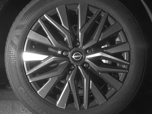 Used 2025 Nissan Altima 2.5 SV image 13