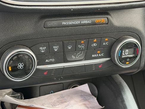 Used 2020 Ford Escape SE FWD image 21