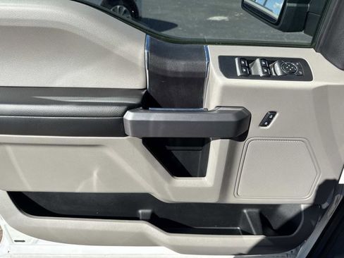 Used 2018 Ford F150 XLT image 11