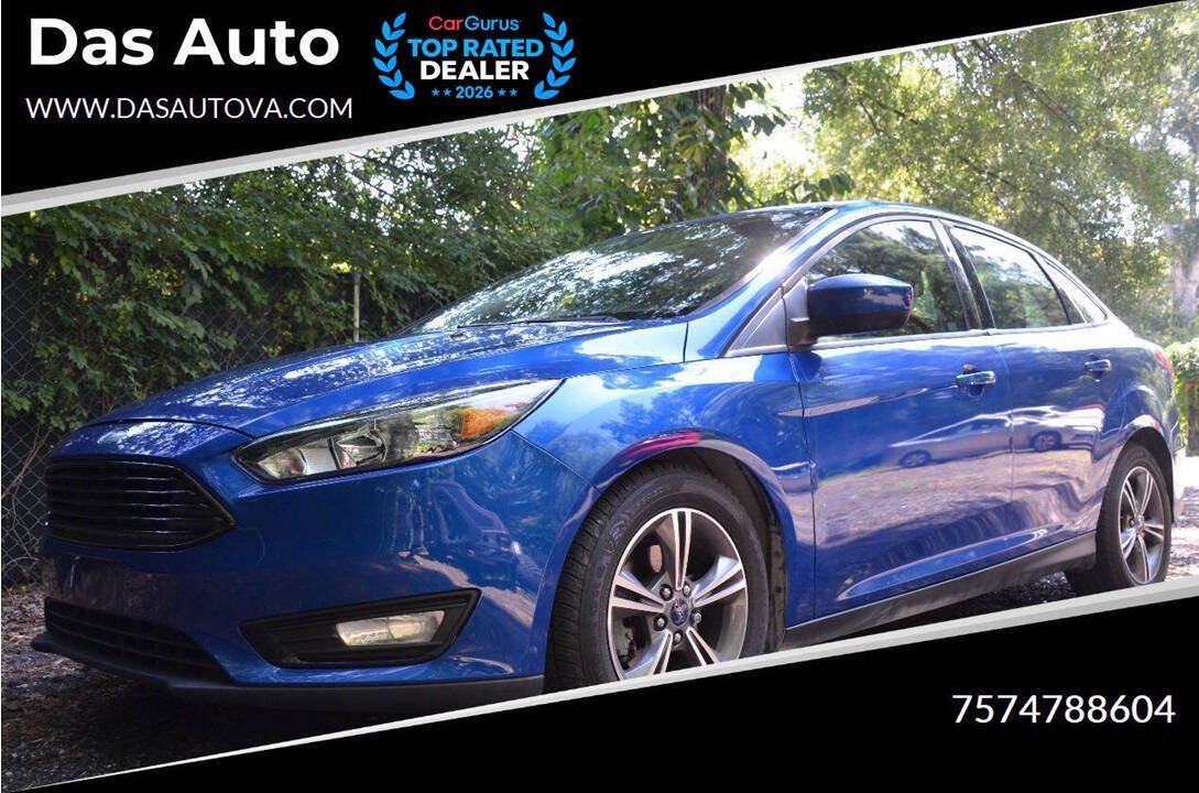 Used 2018 Ford Focus SE w/ SE Appearance Package FWD image 1