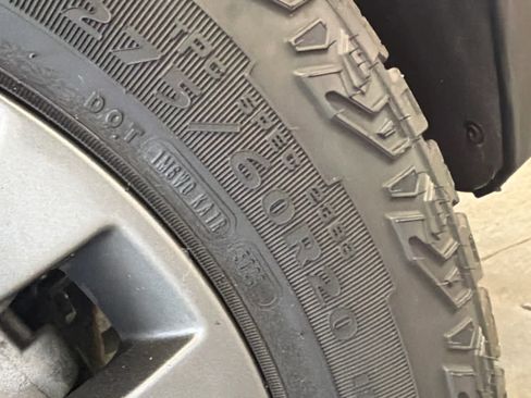 Used 2024 Chevrolet Tahoe Z71 w/ Luxury Package image 9