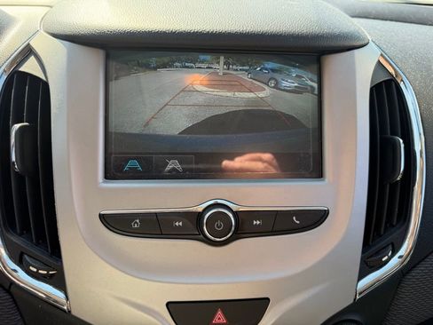 Used 2018 Chevrolet Cruze LS image 25