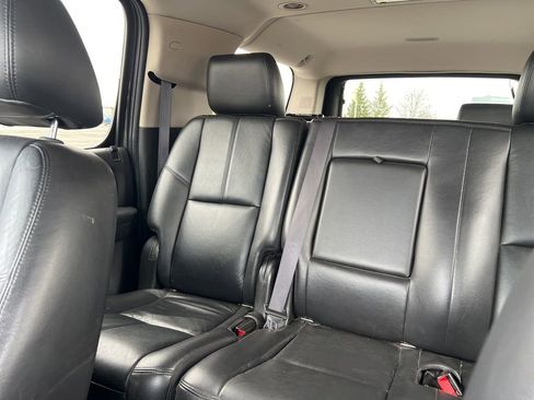 Used 2011 Chevrolet Suburban LT image 23