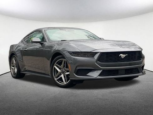 Used 2025 Ford Mustang Coupe RWD image 2